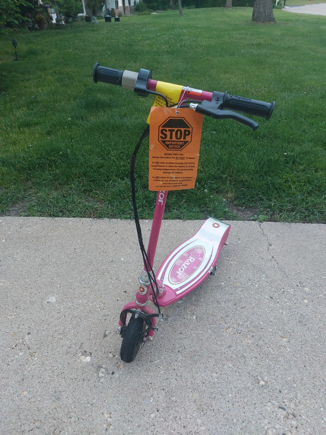 Razor Electric Scooter E100 - Pink - New - photo 2