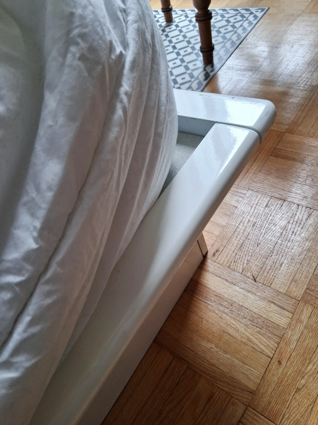 Vintage 1980s Postmodern White Lacquer Queen Platform Bed - photo 4