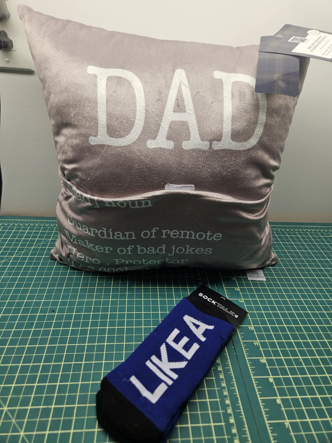 Dad Pocket Throw Pillow, Boss socks, New - photo 2