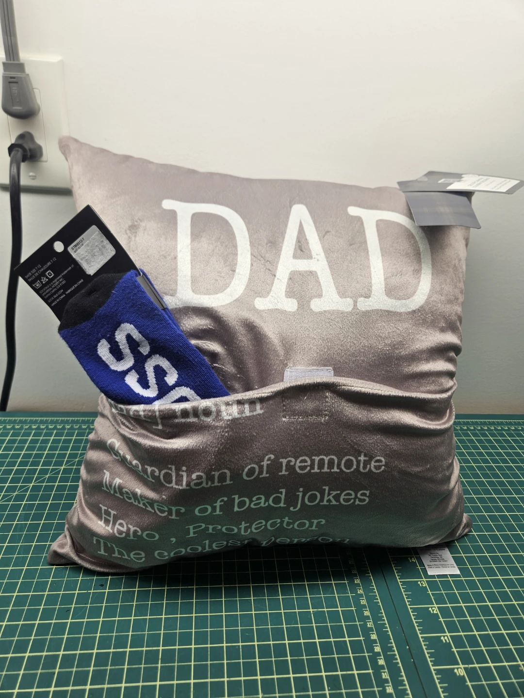 Dad Pocket Throw Pillow, Boss socks, New - photo 3