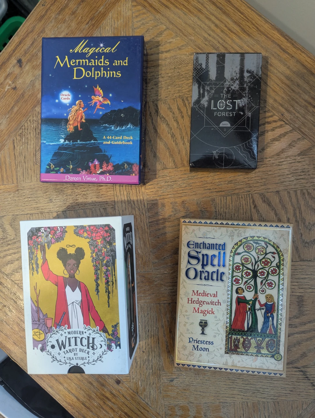 Tarot & Oracle decks