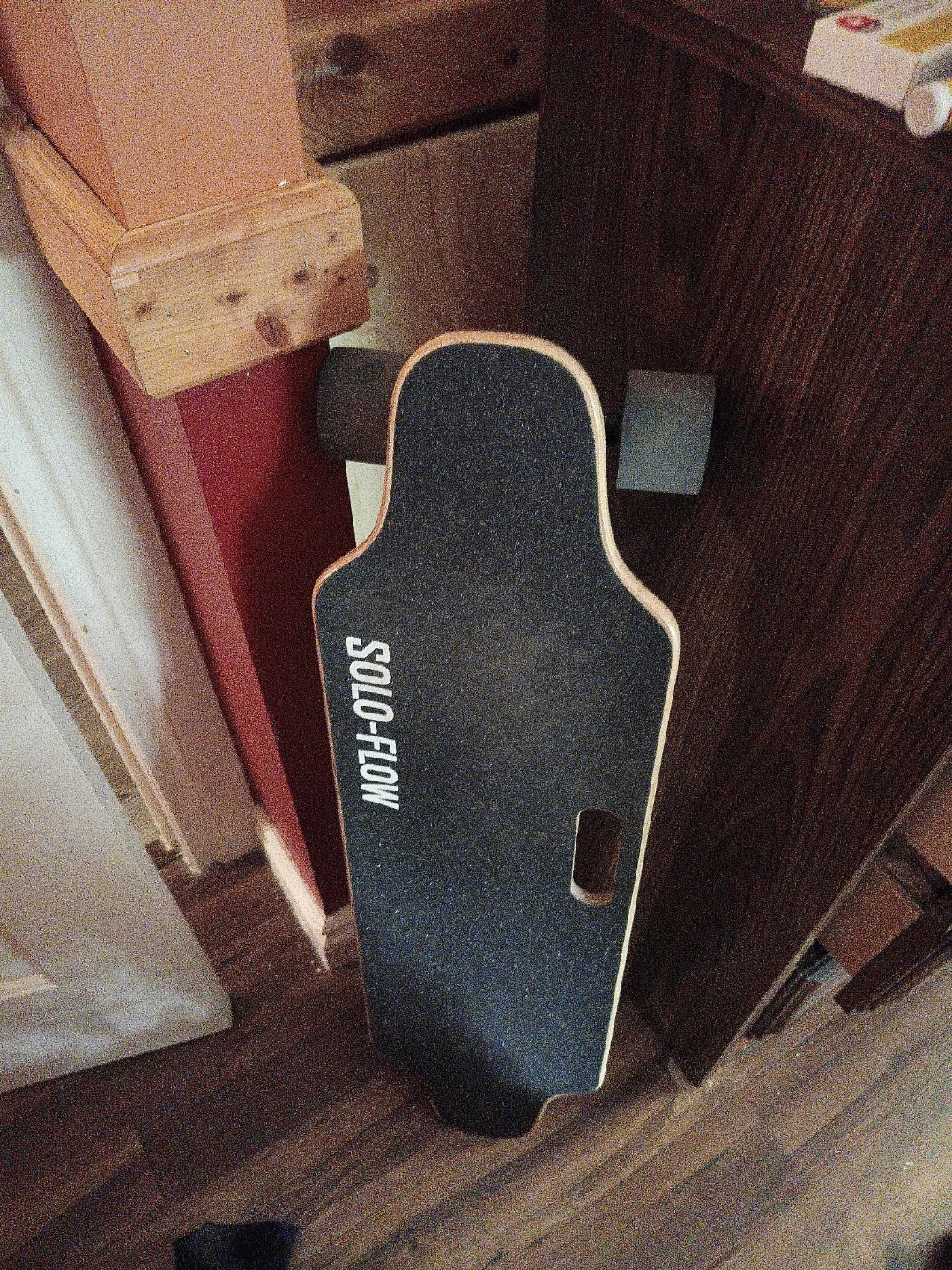 Solo-Flow Electric Skateboard with Remote and Charger broken - photo 2