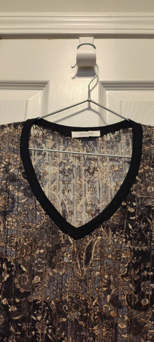 Antistar V-Neck Patterned Top - photo 3