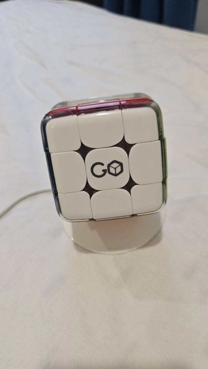 GoCube Smart Cube with Charging Stand - photo 4
