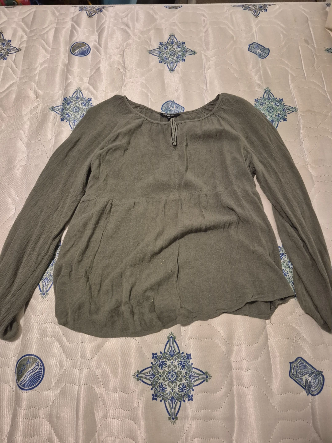 Bundle of Pregnancy Clothing - photo 2