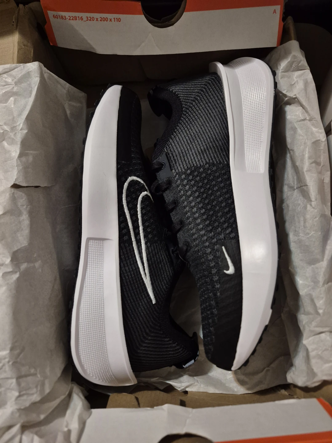 BNIB)Nike Interact Run Size 7 Women's Running Shoes - photo 4