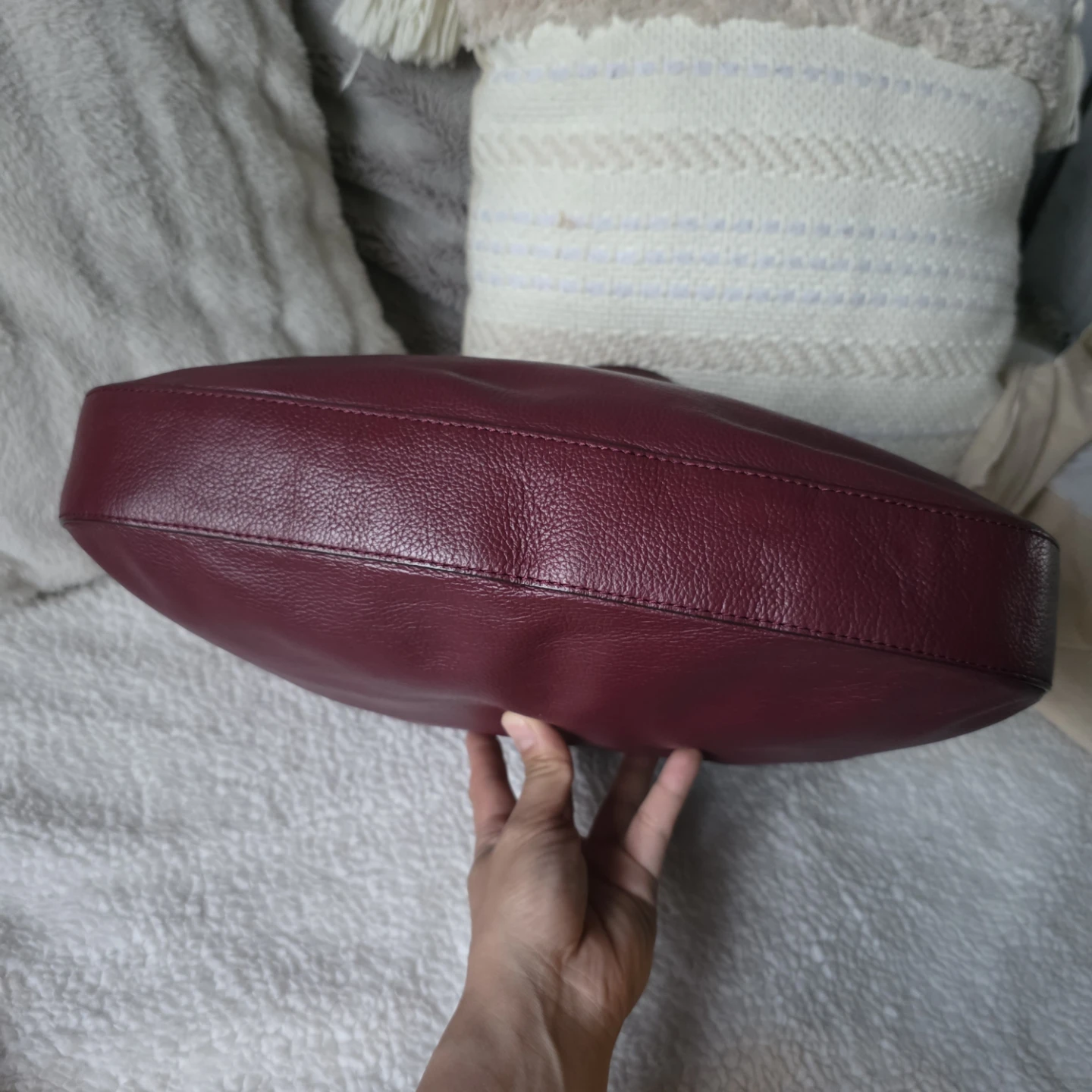 Gucci Leather Hobo Bag - photo 4