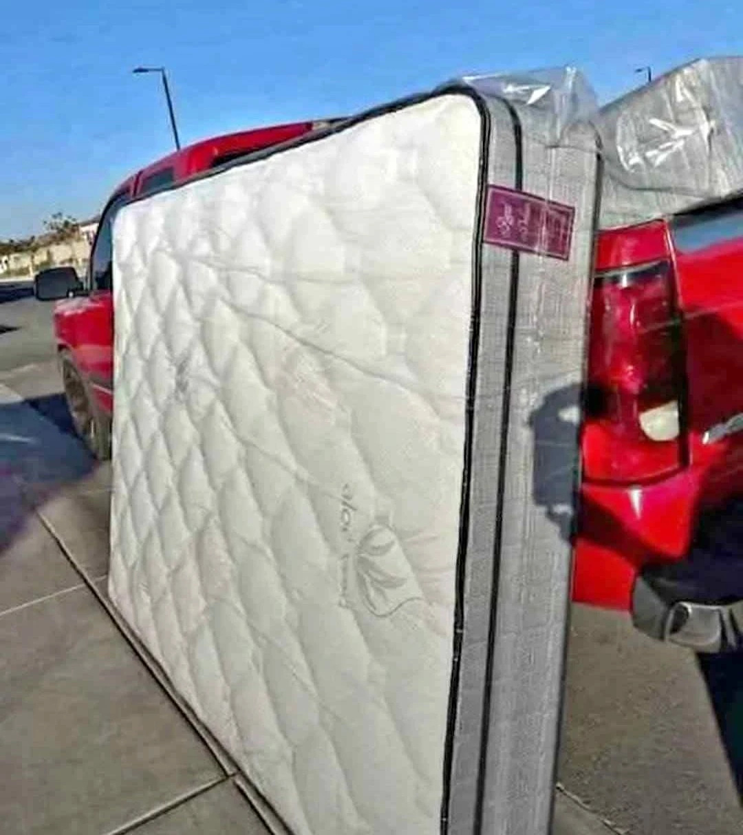 Queen Size Mattress - photo 3