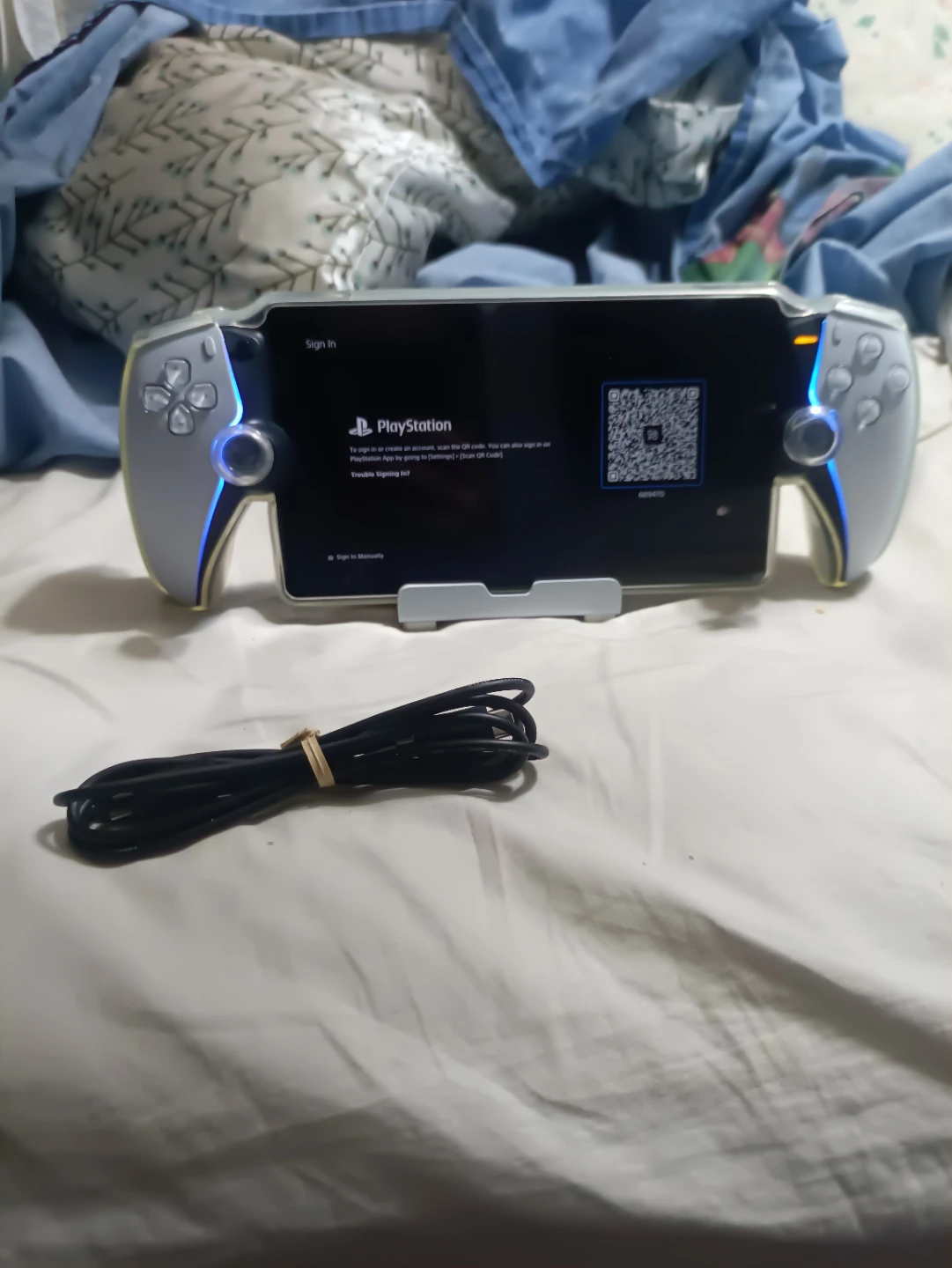 new ps portal with case screen protector stand etc - photo 2