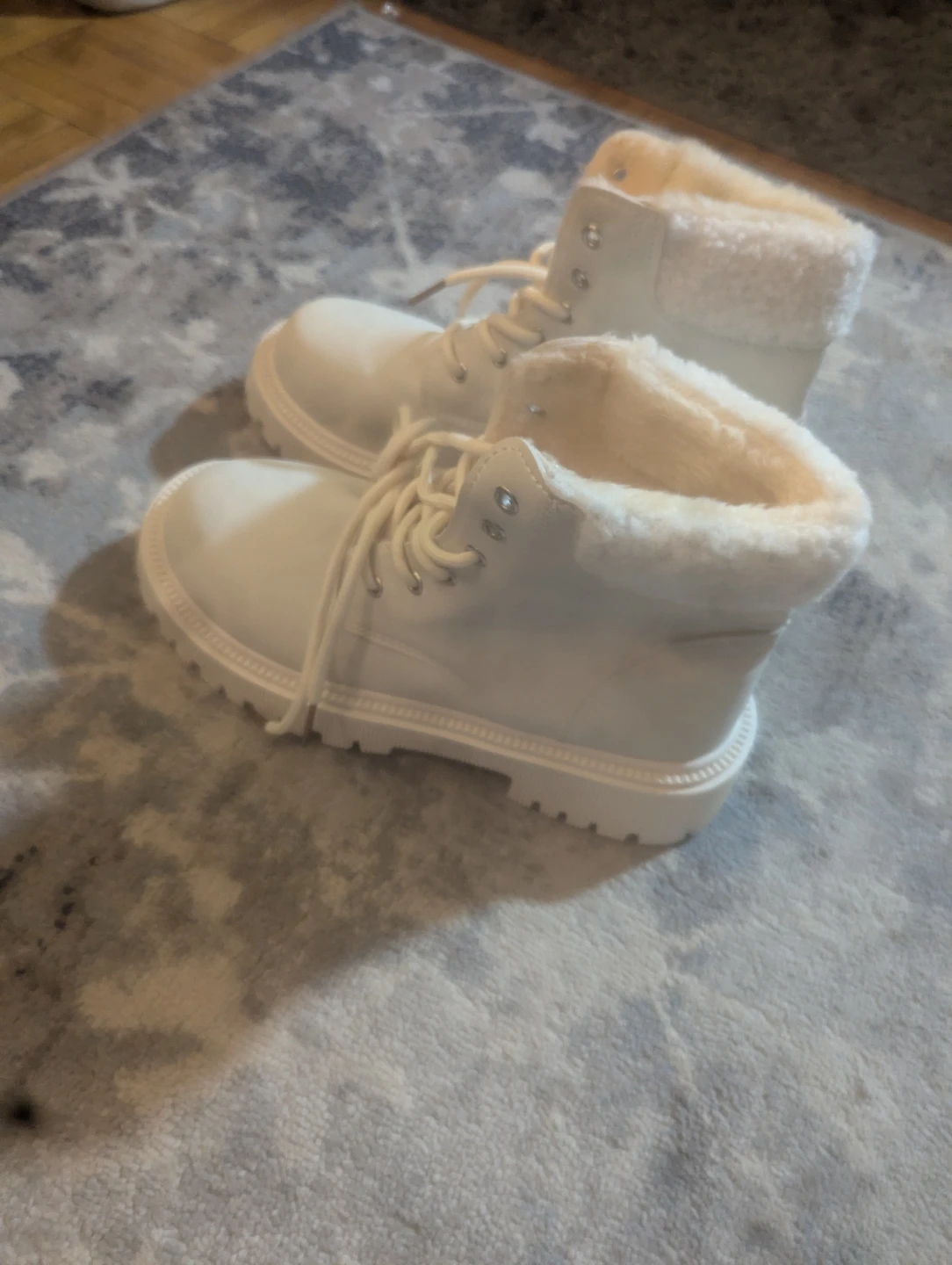 White Faux Fur Lined Winter Boots - Size 40 - photo 4
