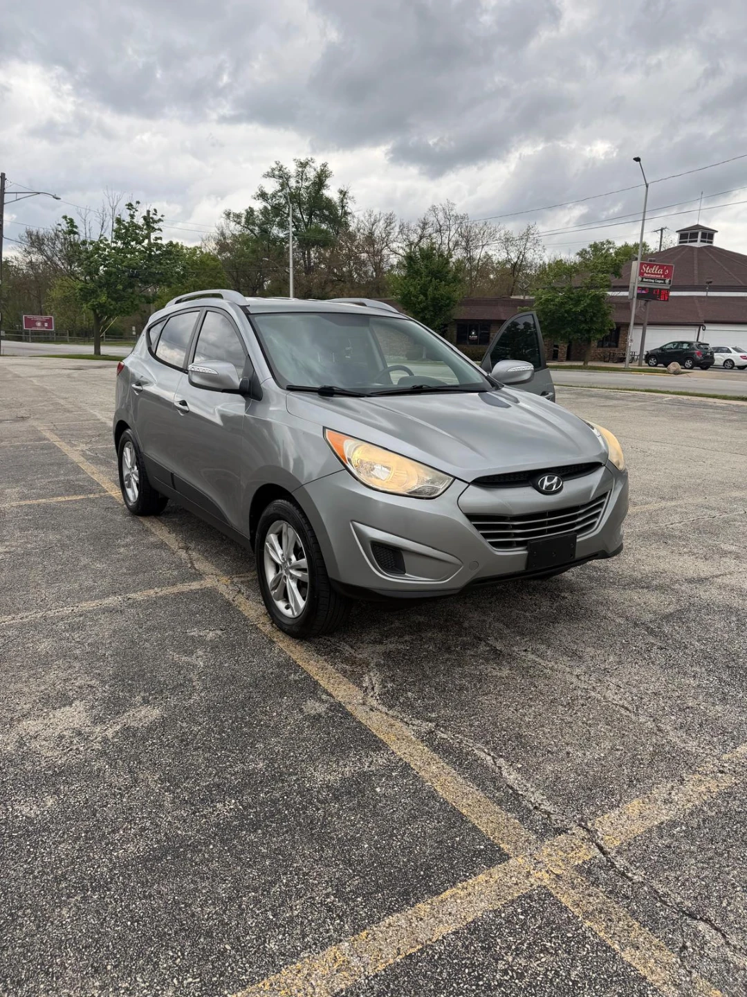 2012 Hyundai Tucson AWD SUV 4200 negociable