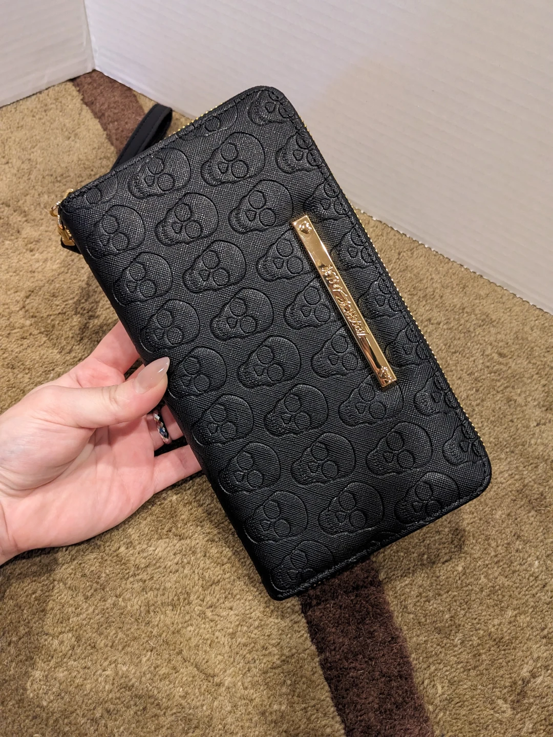 Betsey Johnson Black Skull Print Zip Around Wallet Clutch
