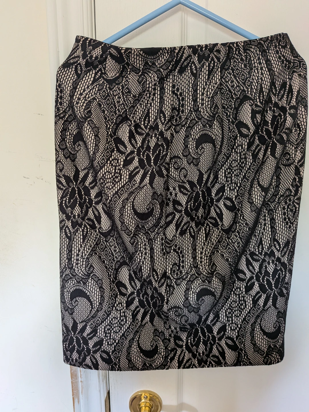 Ann Taylor Black & White Lace Pencil Skirt Size 0 - photo 2