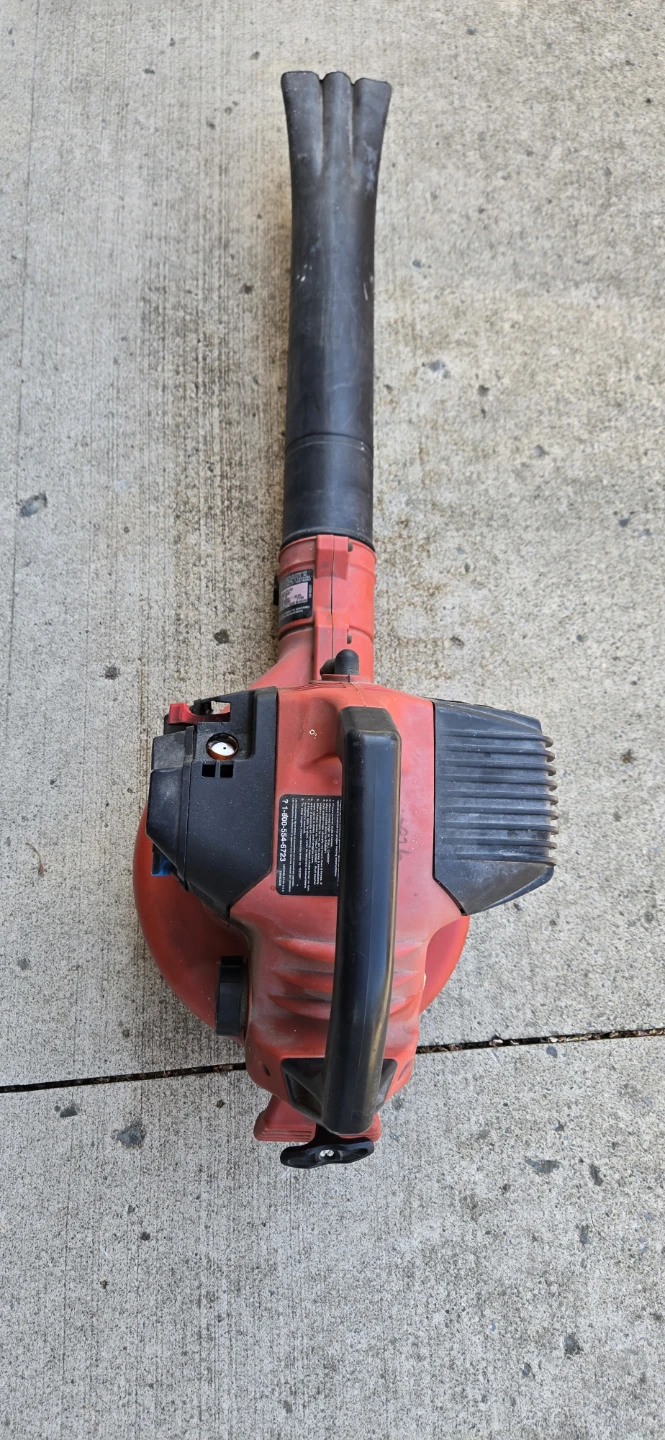 Poulan Gas Leaf Blower - photo 2