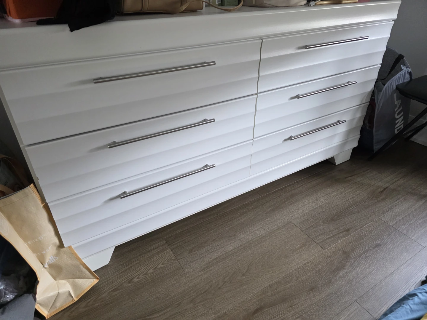 White 6-Drawer Dresser - photo 2