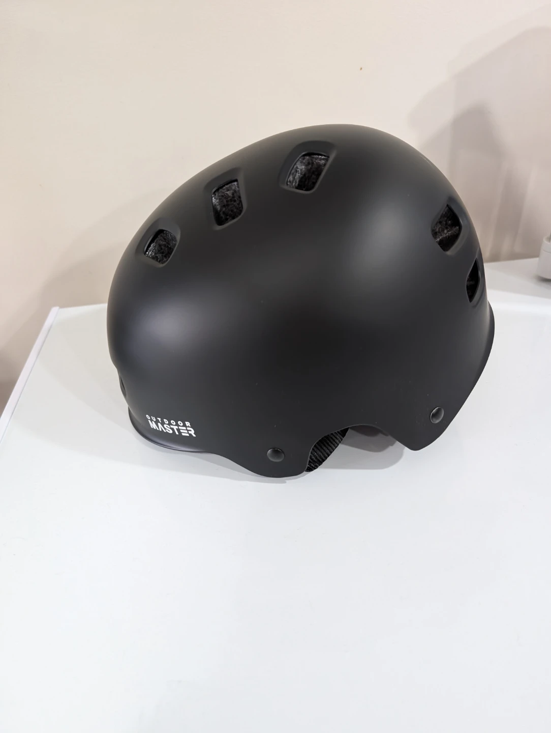 Helmet cycling /skateboard size L