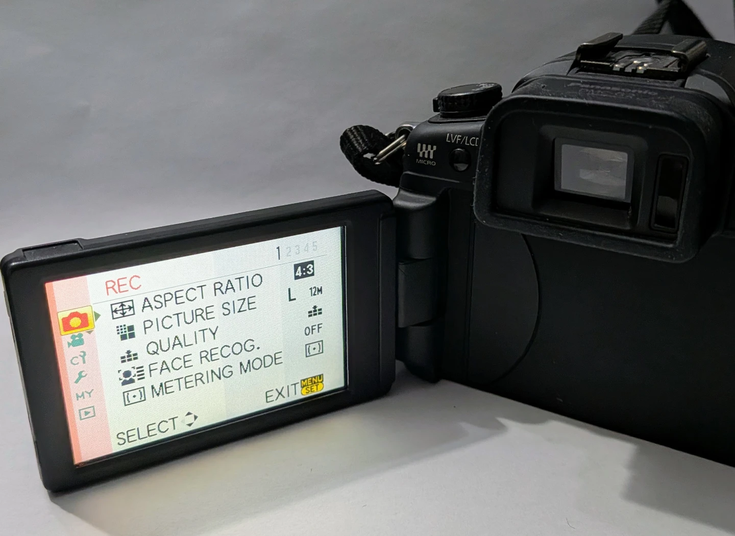 Panasonic Lumix DMC-G2 Camera - photo 3
