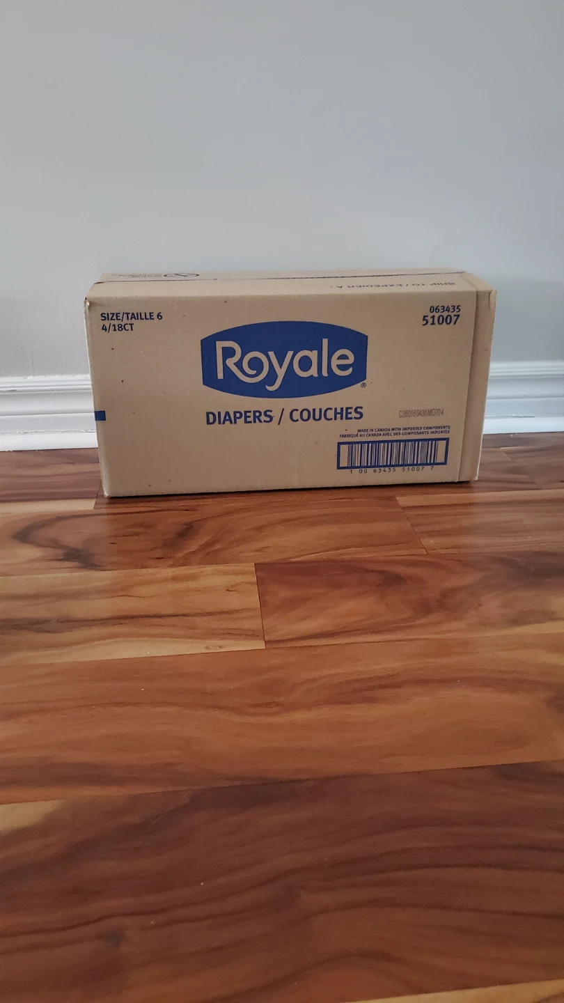 Royale Diapers / Couches - Size 6 (18 Count)