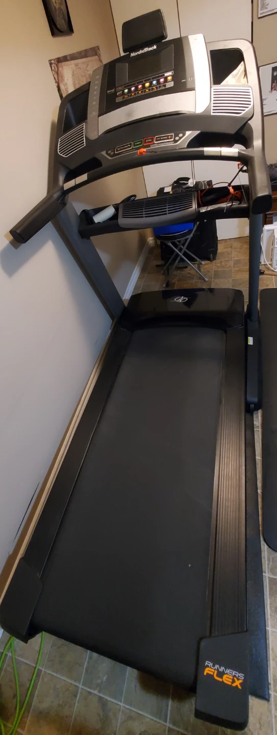 NordicTrack Commercial 1750 Treadmill - photo 2