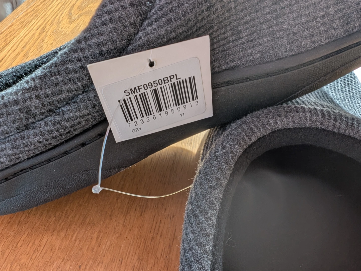 Men's Grey Slippers Size Large (11-12) - photo 2