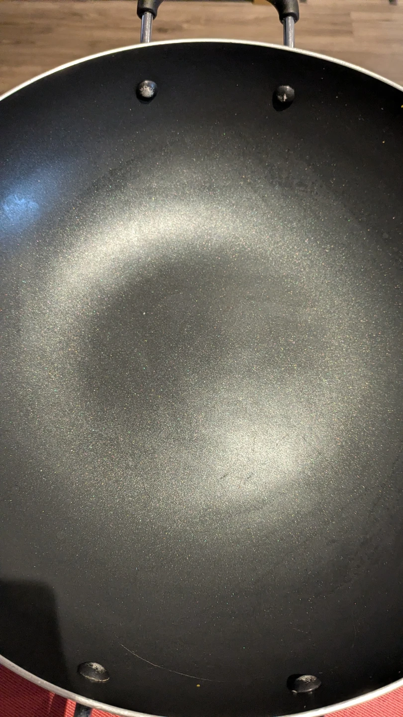 Wok and Oval Dutch Oven - photo 3