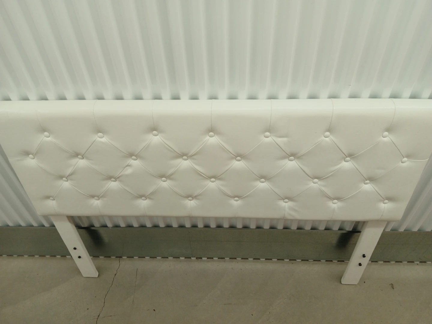 White Tufted Headboard queen - photo 5