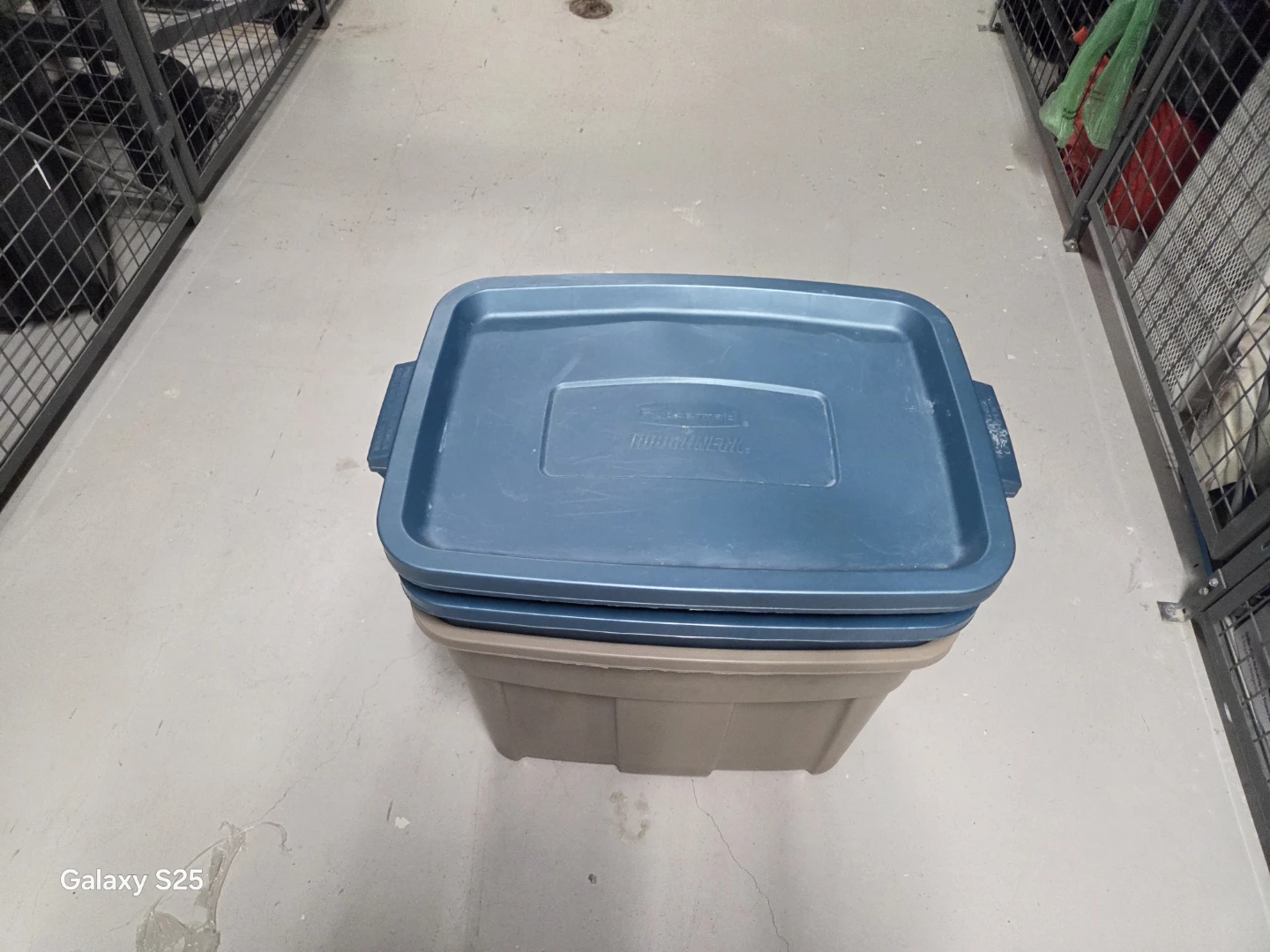Rubbermaid Storage Totes - photo 5