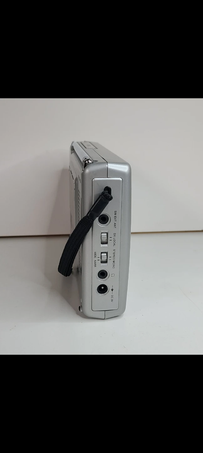 GRUNDIG YB 400PE Portable Radio - Great Condition! - photo 5