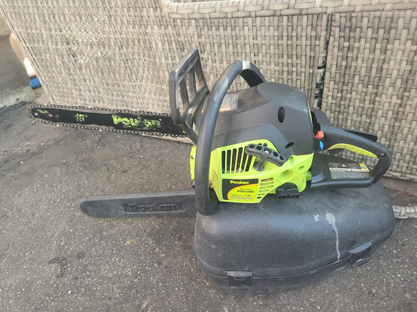 Poulan Pro 18-inch Gas Chainsaw - photo 2