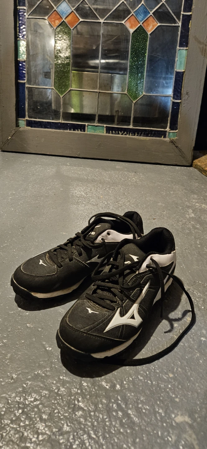 Mizuno Black Baseball Cleats