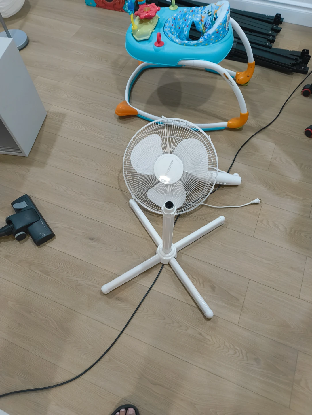 Hamilton Beach White Standing Fan
