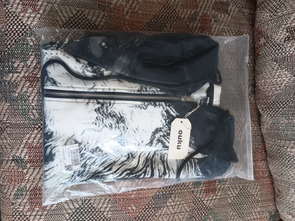 Oulku Graphic Print Zip-Up Hoodie - photo 3