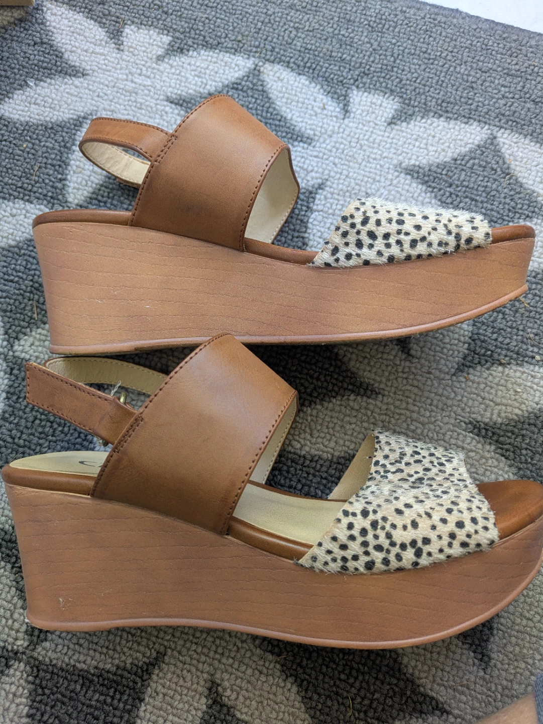 CL by Laundry Wedge Sandals - Brown/Leopard Print - Size 5.5/36M - photo 3