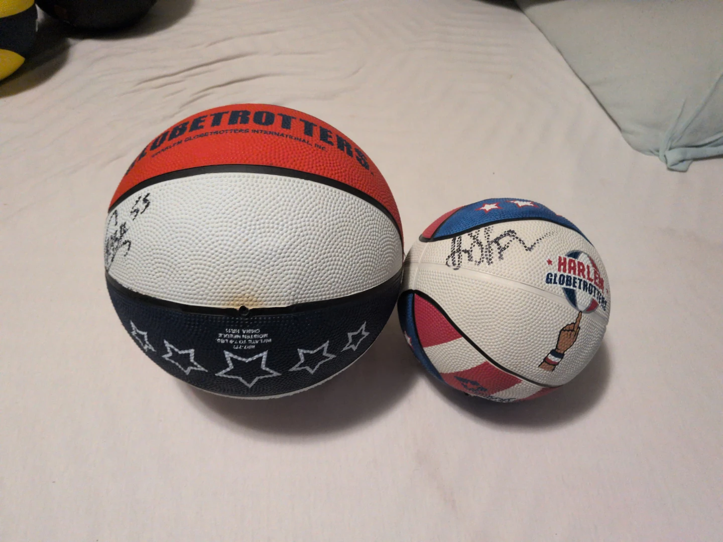 Harlem Globetrotters Basketballs (2), ( signed) - photo 2