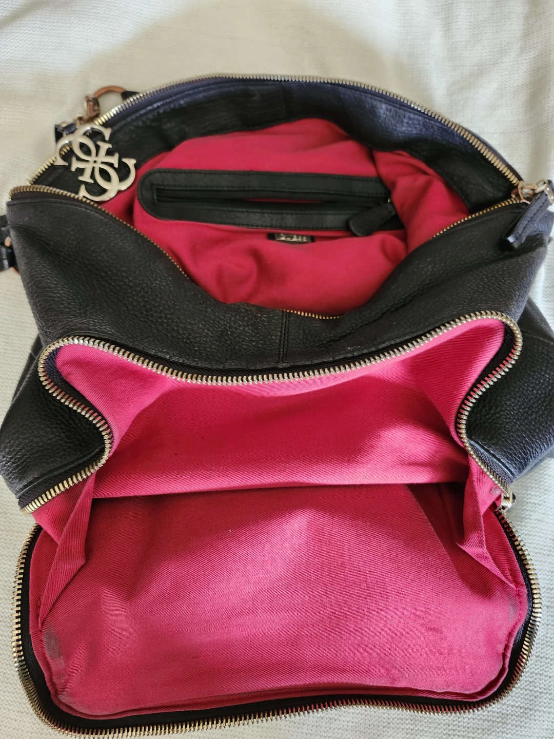 Black Leather Guess Hobo Bag with Gold Chain Accents - photo 5