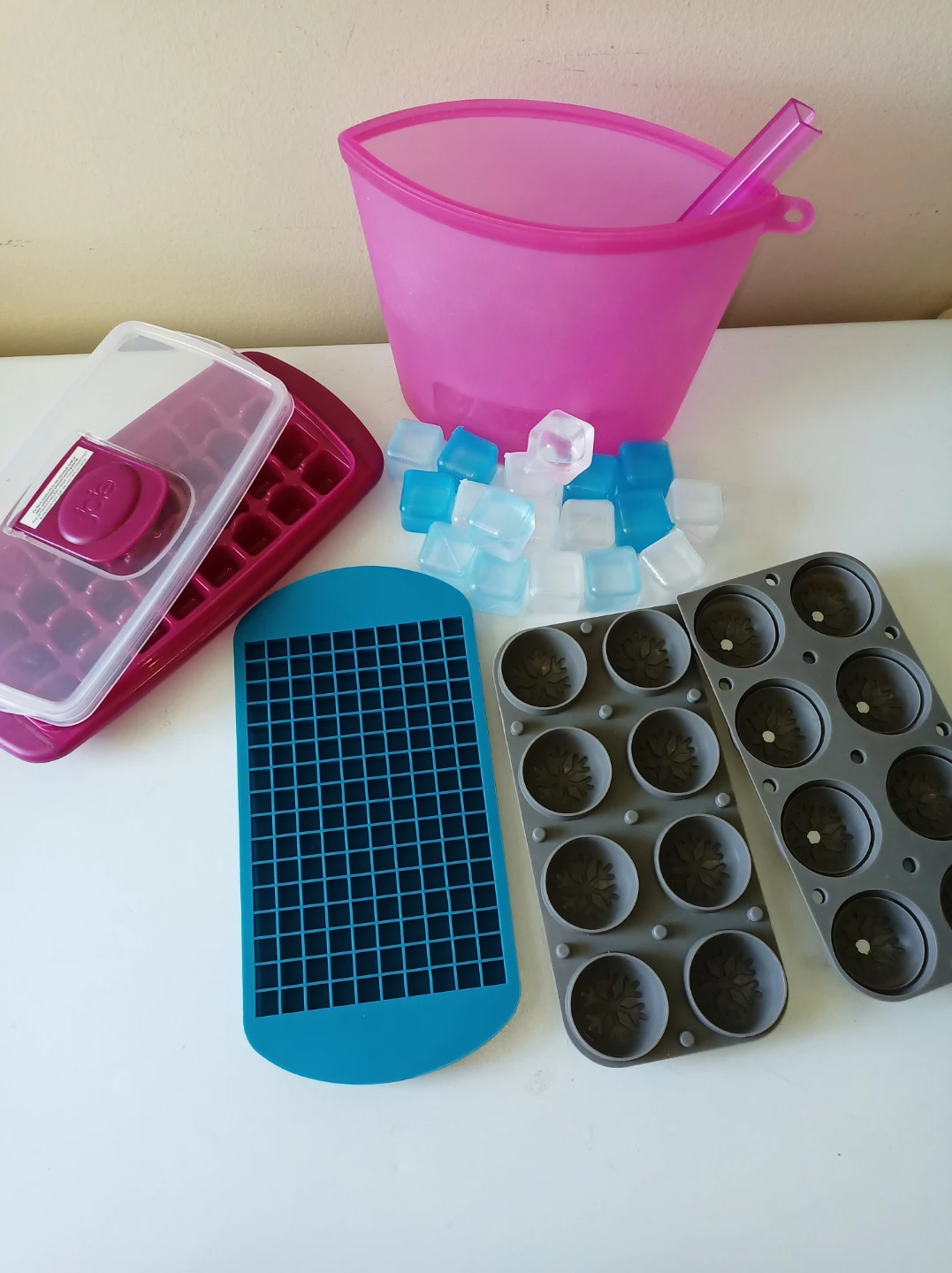 LikeNew~everything Ice Cubes