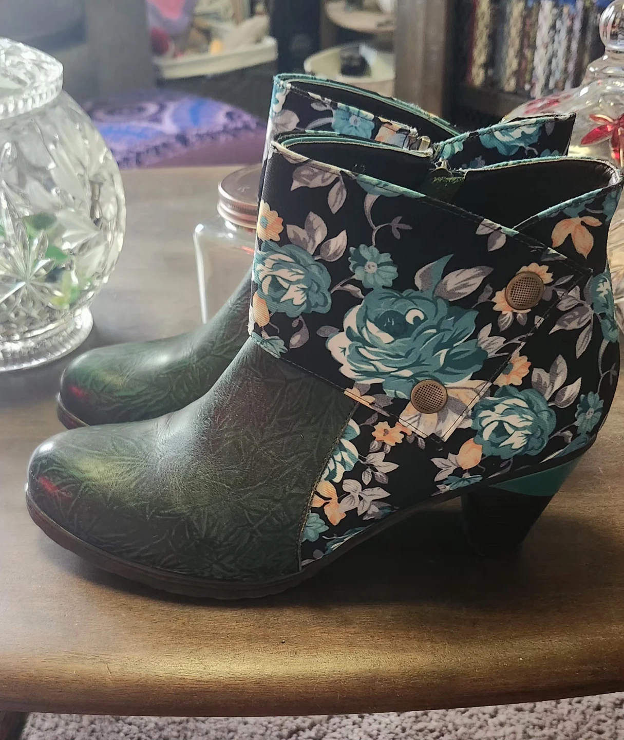 Woman's shoes