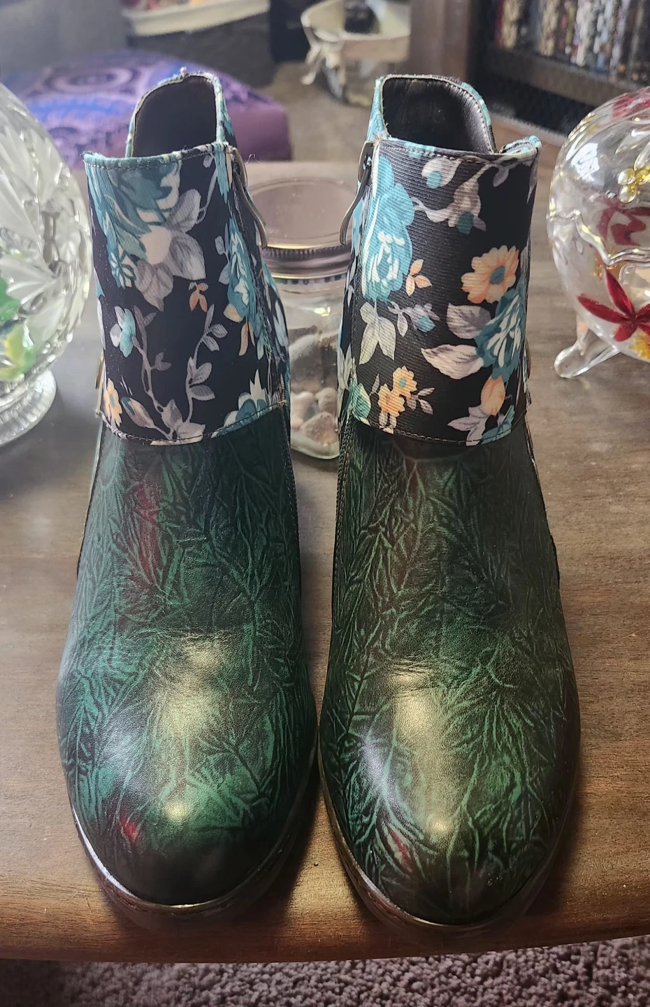 Woman's shoes - photo 2