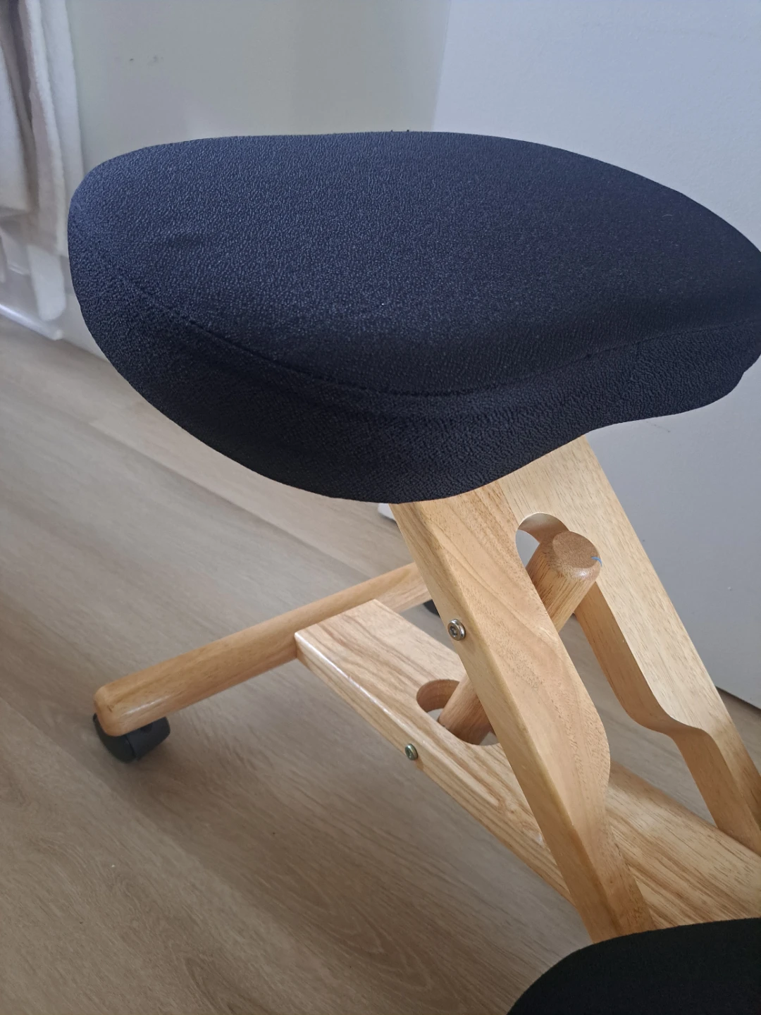 Kneeling chair - photo 4