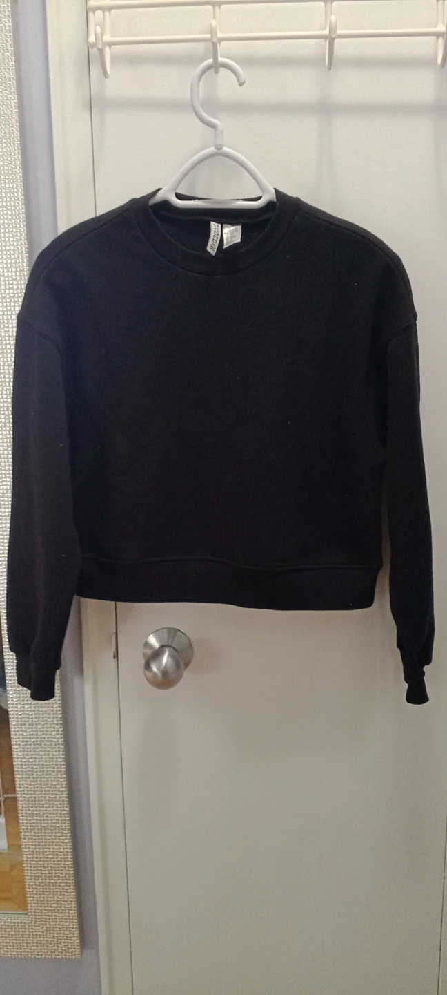 H&M Black Crewneck Sweatshirt