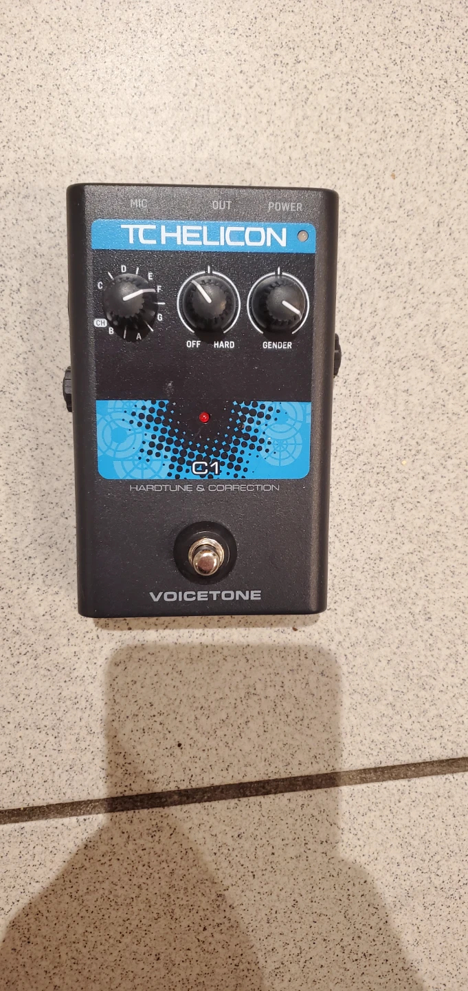 TC Helicon VoiceTone C1 Hardtune/Autotune Pedal - photo 2