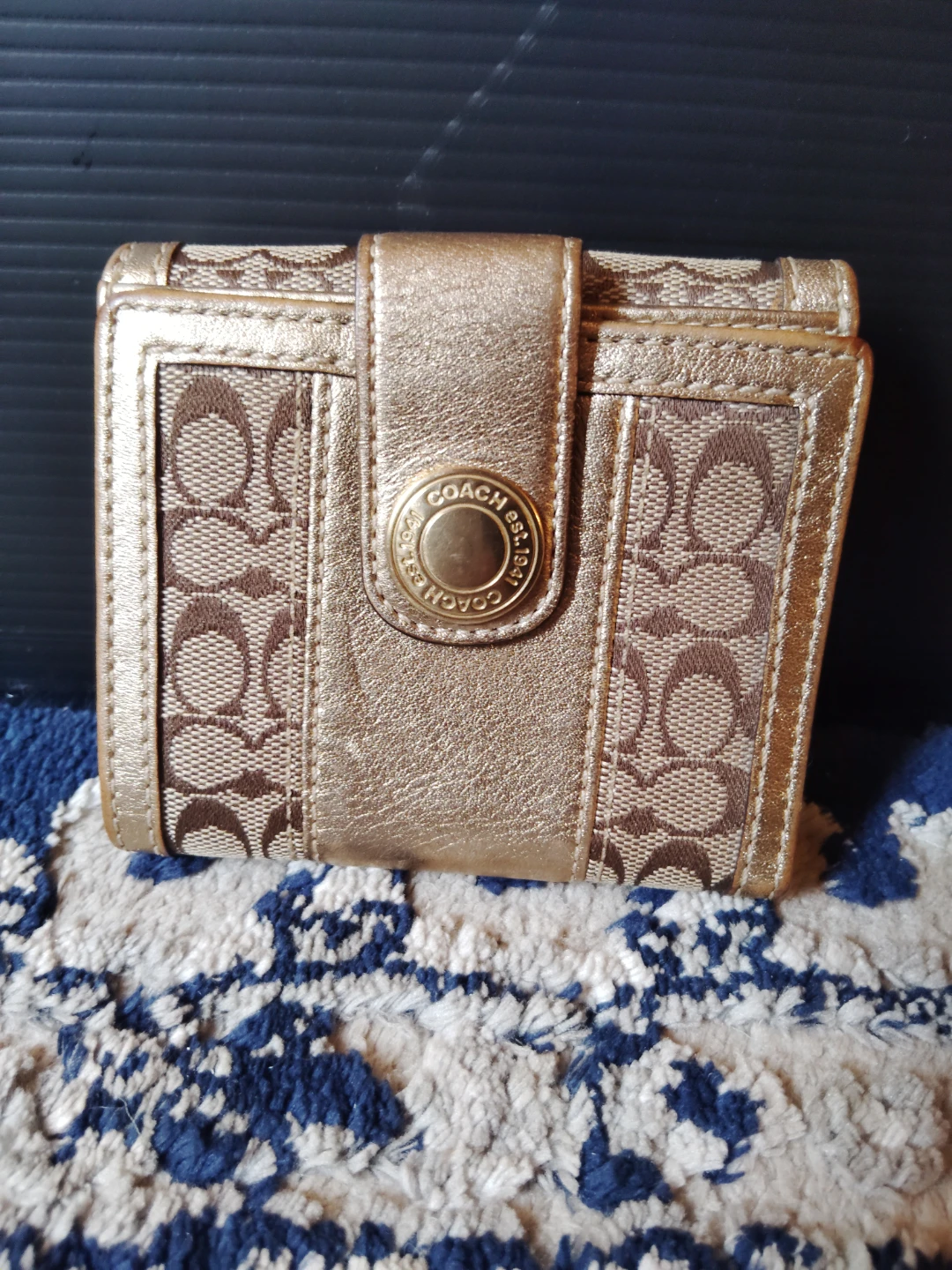Coach Monogram bifold Wallet Gold