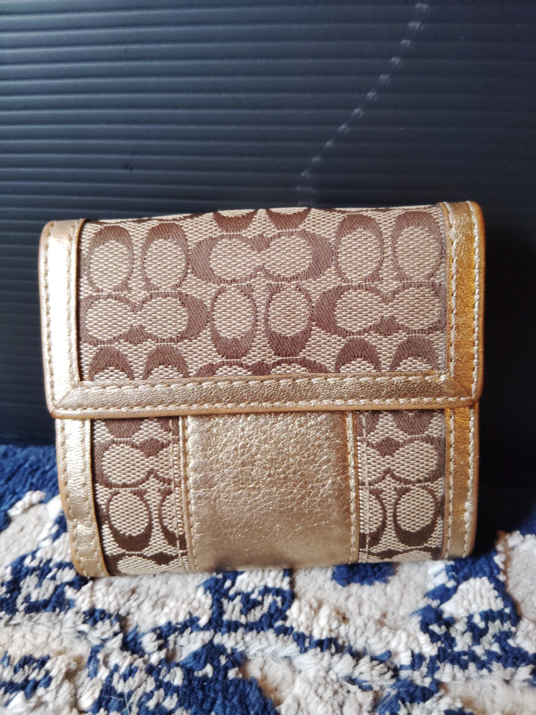 Coach Monogram bifold Wallet Gold - photo 2