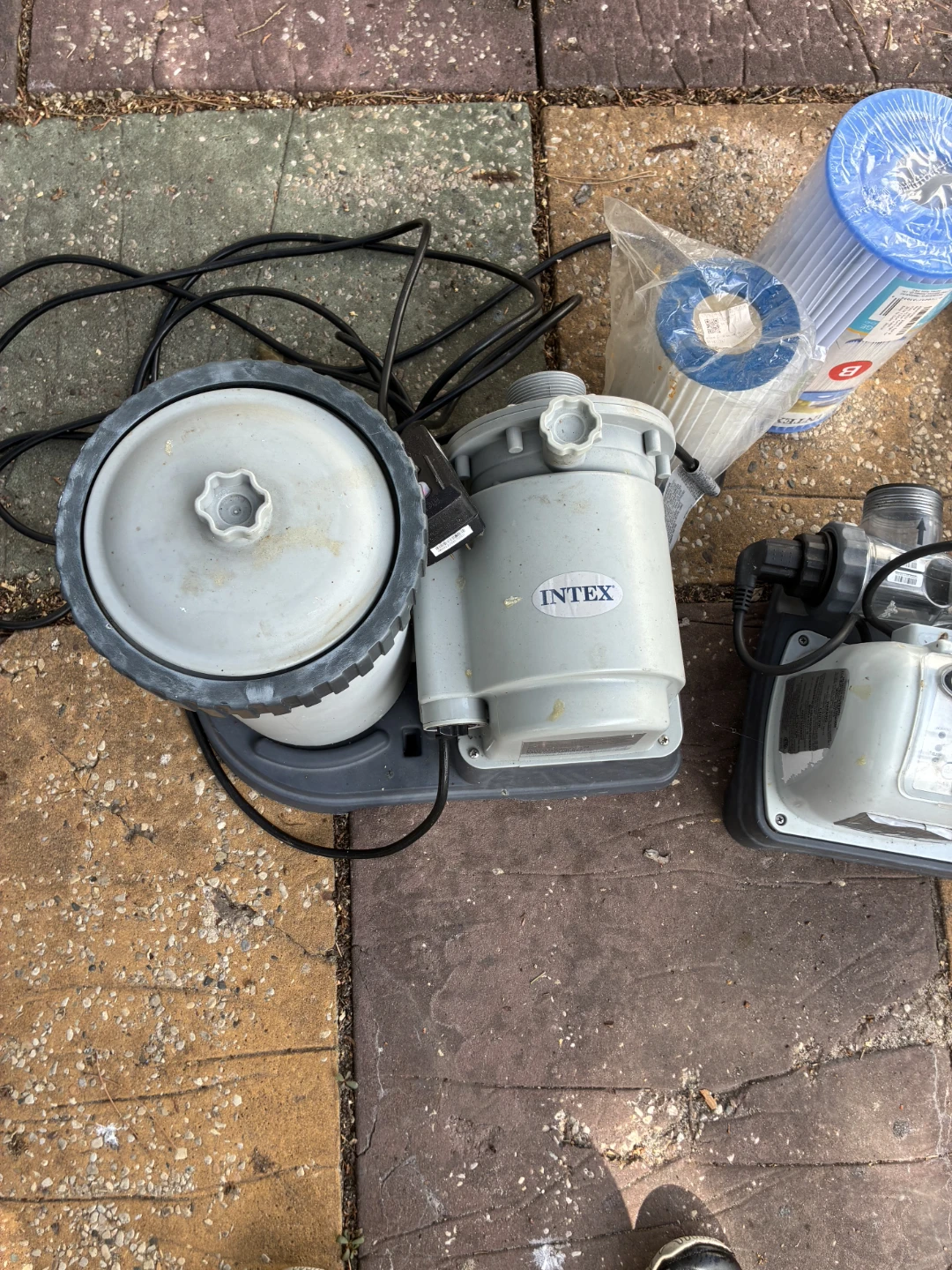 Intex Pool Pump and Filter Set