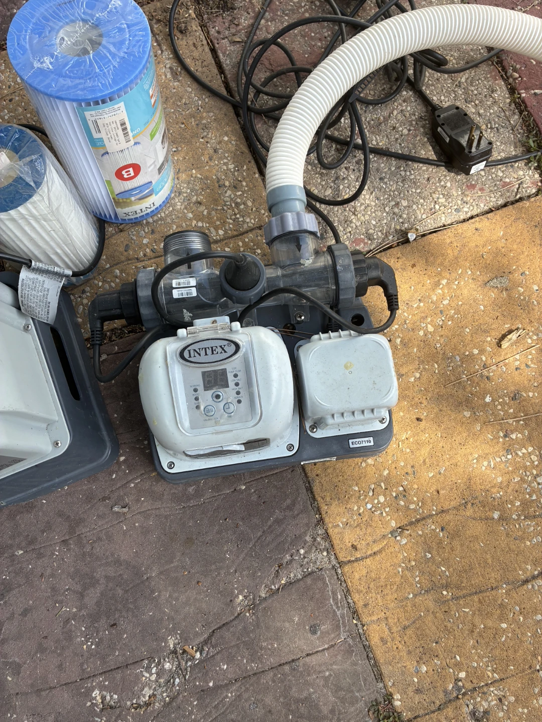 Intex Pool Pump and Filter Set - photo 2
