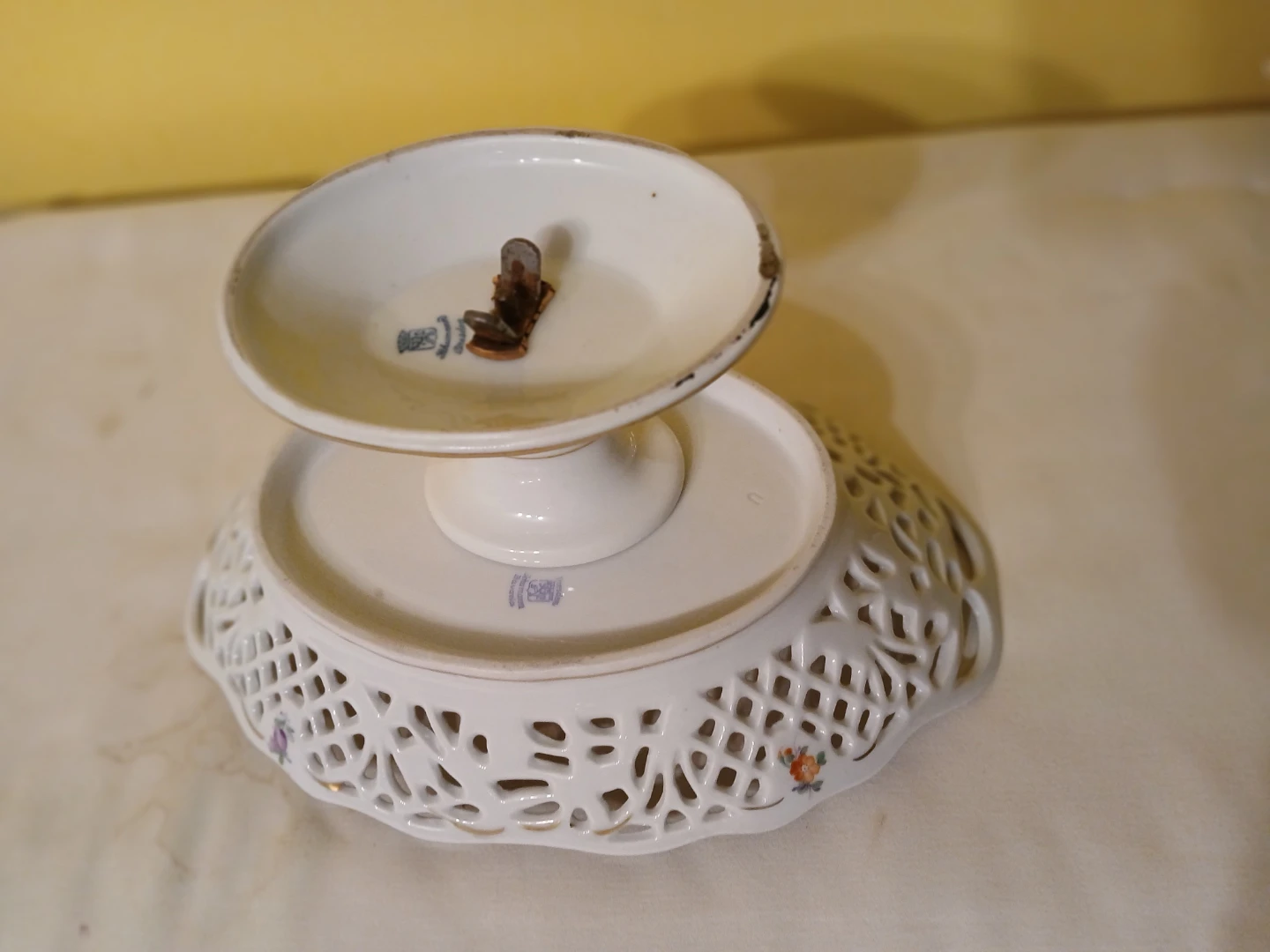 Porcelain Footed Fruit Bowl with Floral Design - photo 4