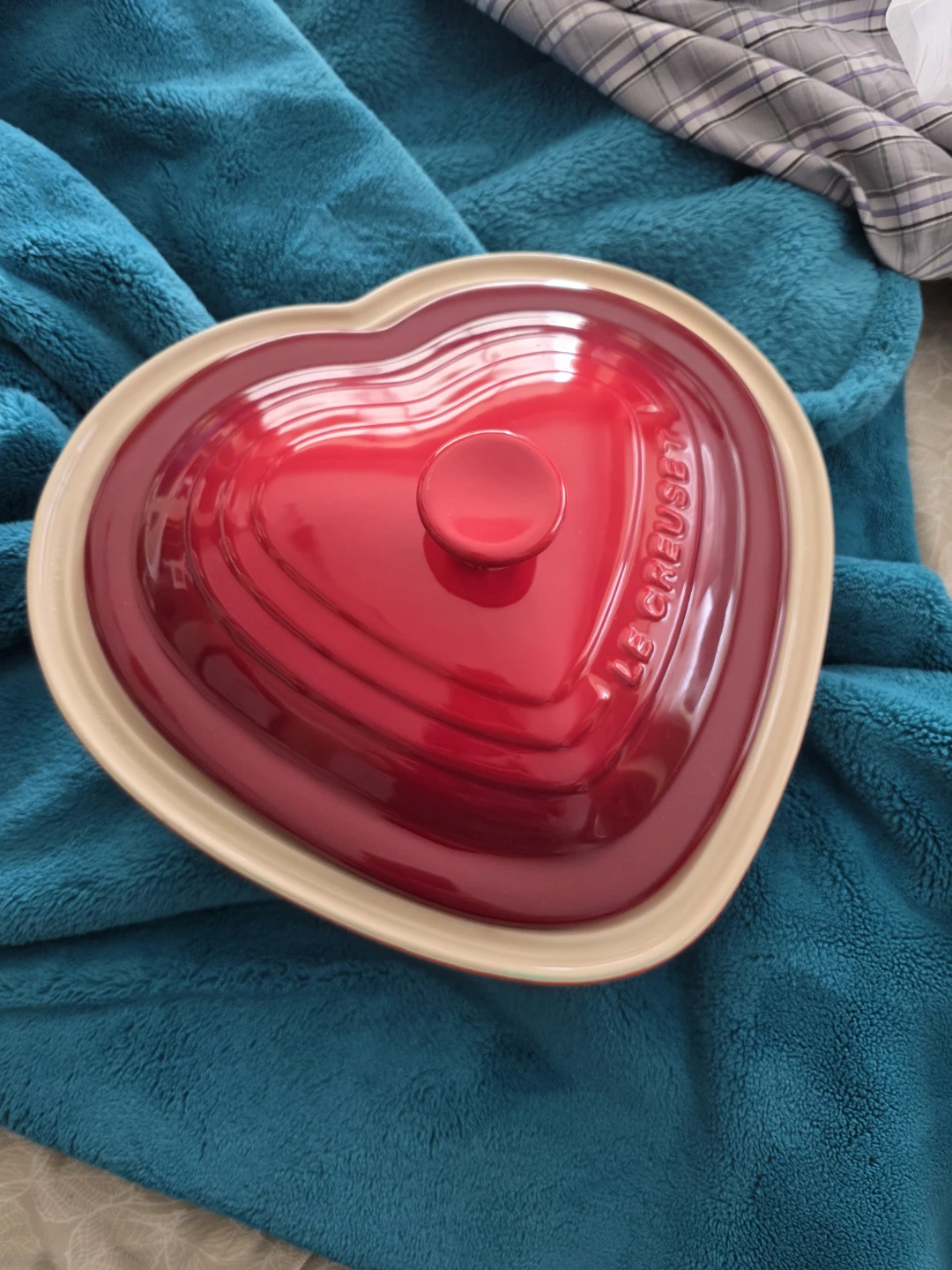 Le Creuset Heart Shaped Dish 2.4L with extra lid