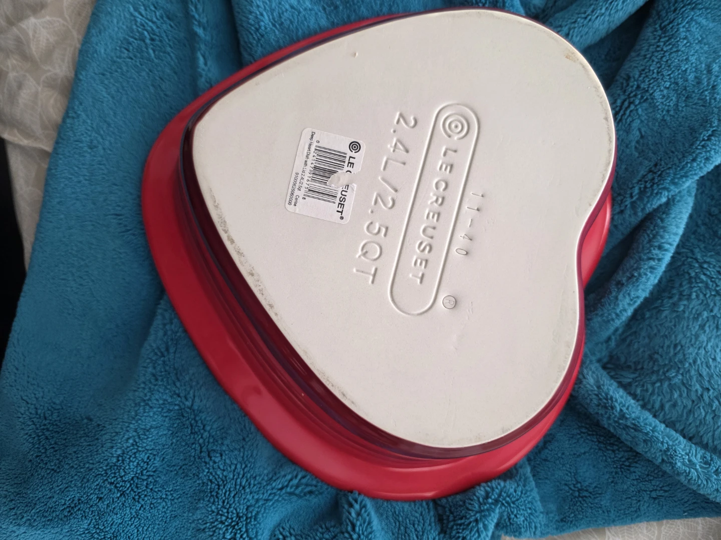 Le Creuset Heart Shaped Dish 2.4L with extra lid - photo 3