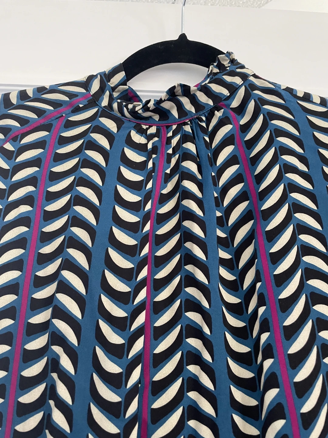 Bariloche Women's Blue Geometric Print Blouse