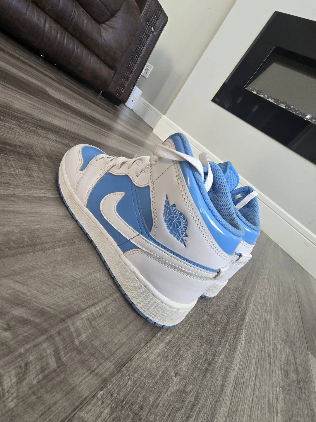 Air Jordan 1 Mid SE Kids Shoes - photo 3